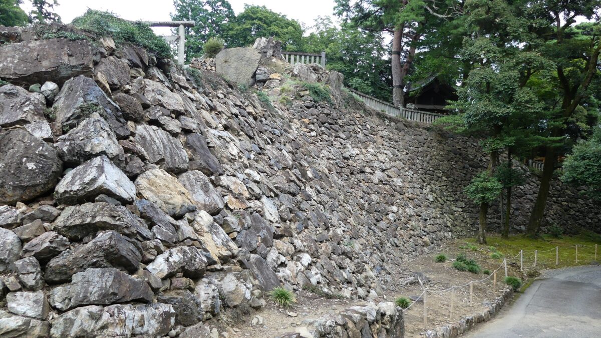 114.Karasawayama Castle Part1